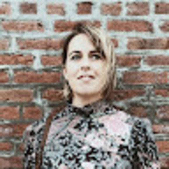 Meet your Posher, Abigail - Picture 1 of 1